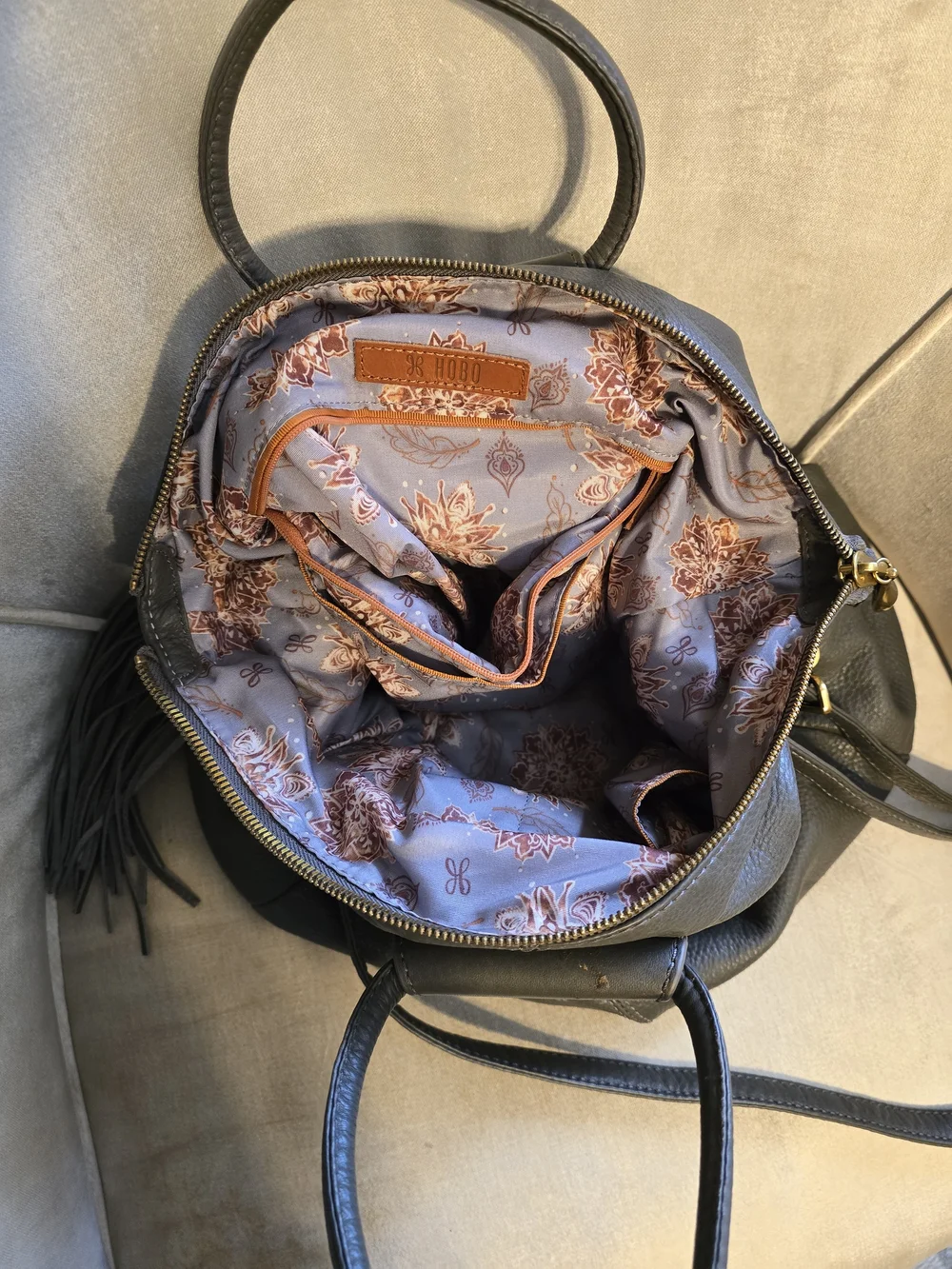 HOBO Sheila Large Leather Hobo Bag – Gray – Genuine Leather – Excellent Conditio